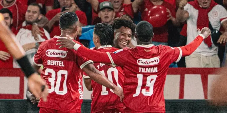 América de Cali vence a Santa Fe 1 vs 0, en sus cumpleaños Número 99 ante 32000 Aficionados.
