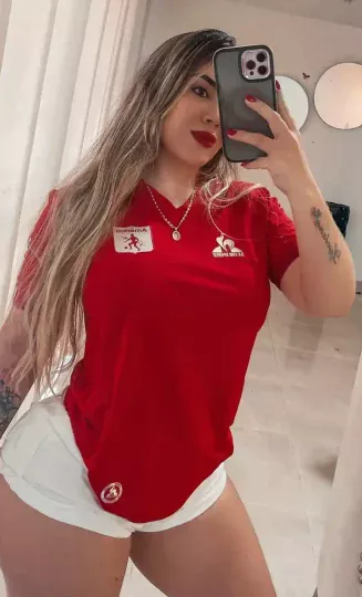 Hincha 1 MONA CON IPHONE Hincha 1 MONA CON IPHONE